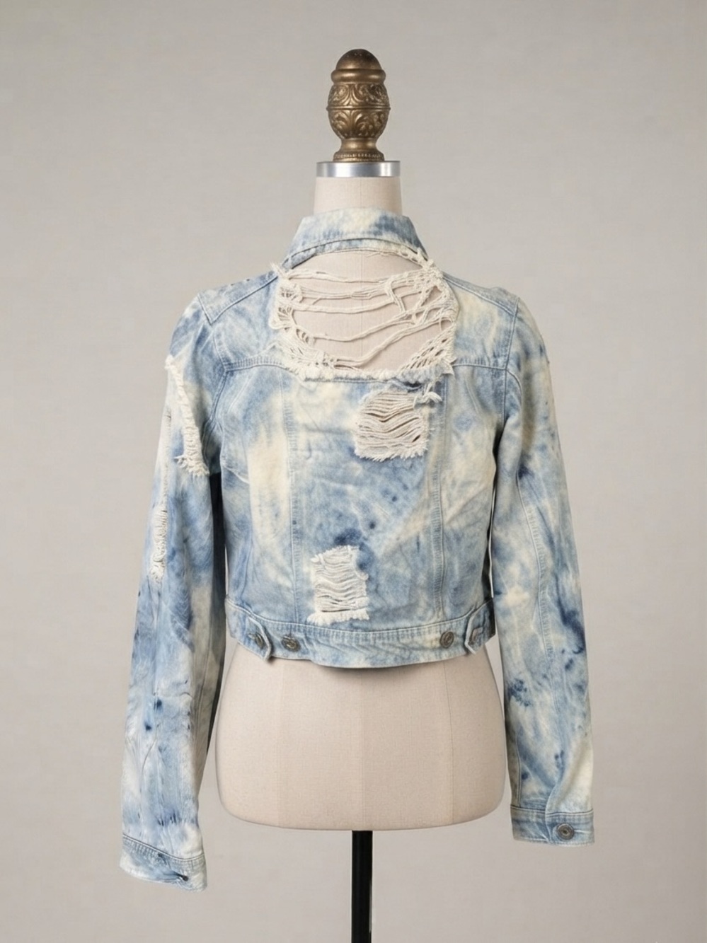 POL Light Blue Distressed Cropped Denim Jacket - Picture 2 of 3